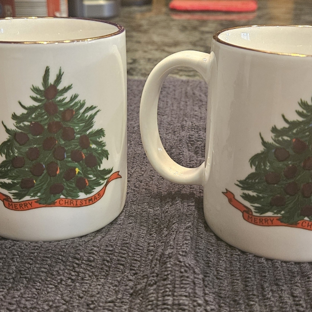 Set of 2 Christmas Tree Wondermugs: Changes color with hot beverages - Picture 3 of 6